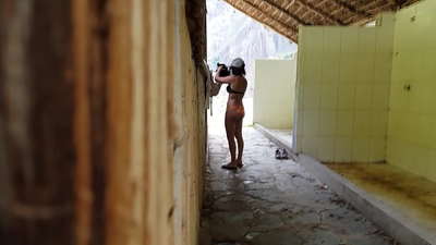 एक स्पेनिश विश्वविद्यालय के सहयोगी पर जासूसी कैमरा